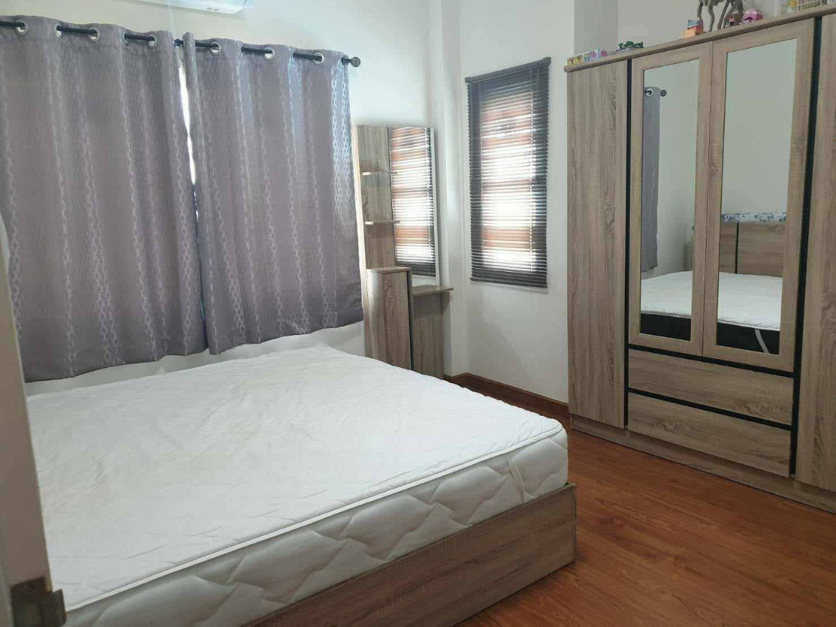 รูป ขาย บ้านหลังใหญ่พลูวิลล่า 4 ห้องนอน ในหมู่บ้านกุลพันธ์วิลล์ 9 ใกล้โรงเรียนนานาชาติหลายแห่ง (H493) T.0946511456 - รูปที่ 10/15