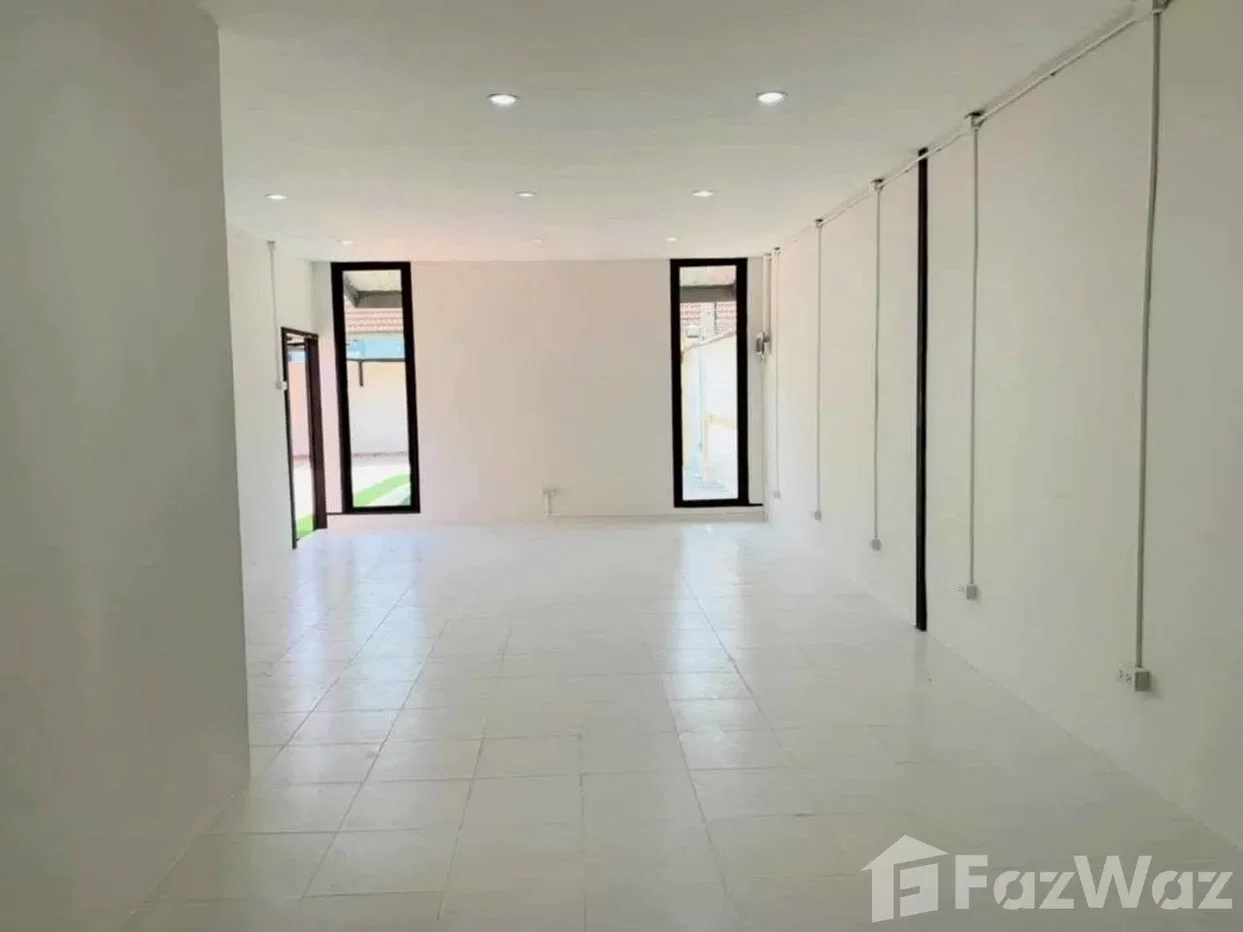 รูป บ้านเดี่ยวให้เช่า 5 ห้องนอน ในโครงการ วันทนา วิลเลจ 6491550 - รูปที่ 3/11