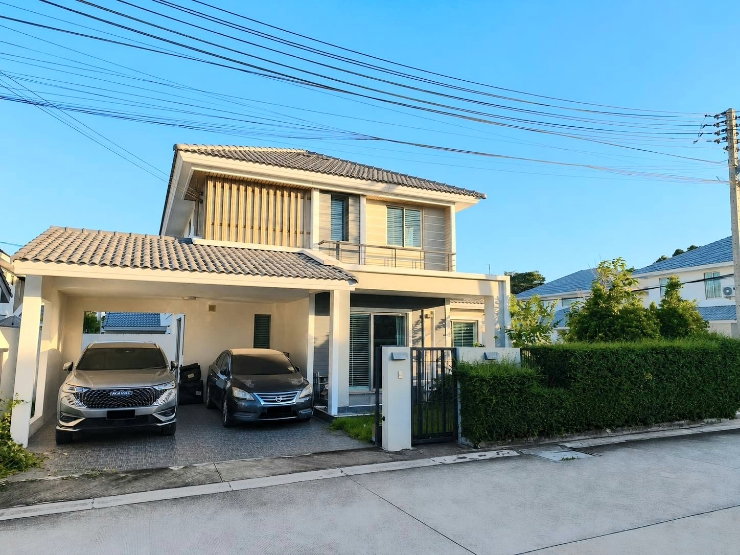 รูป บ้านให้เช่า บ้านเดี่ยว 2 ชั้น หลังมุม 65 ตร.วา พร้อมอยู่ หมู่บ้านไลฟ์ อิน เดอะ การ์เด้น บ้านฉาง ระยอง
- รูปที่ 1/13