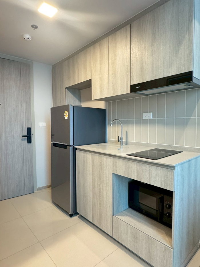 picture For rent: Cobe Kaset-SriPathum, High ceiling unit,  new unit, ready to move in. 28,000 baht per month. Call (0955752068, Ms. Chompoo) - 8/20