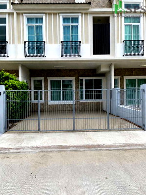 Townhouses for rent Samut Prakarn : Townhouse for rent Villaggio 2 Srinakarin-Bangna Pet friendly ( SPSEVE1977 )
