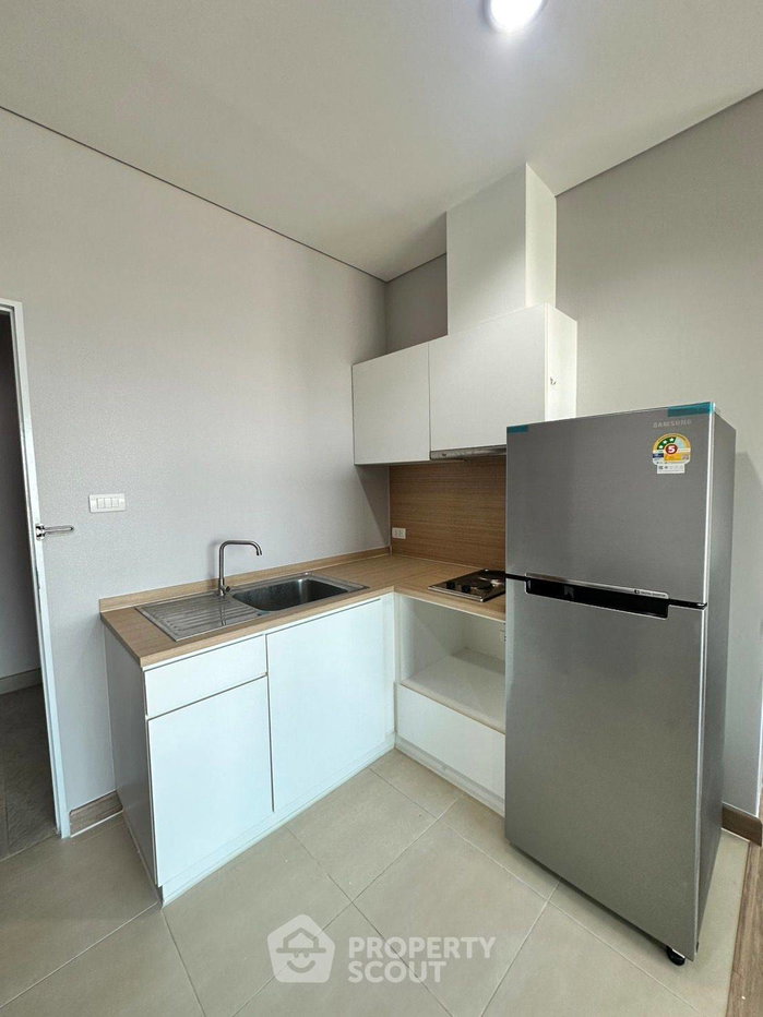 picture Studio Condo at Intro Phaholyothin-Pradipat near MRT Kamphaeng Phet (ID 1953739) - 3/15