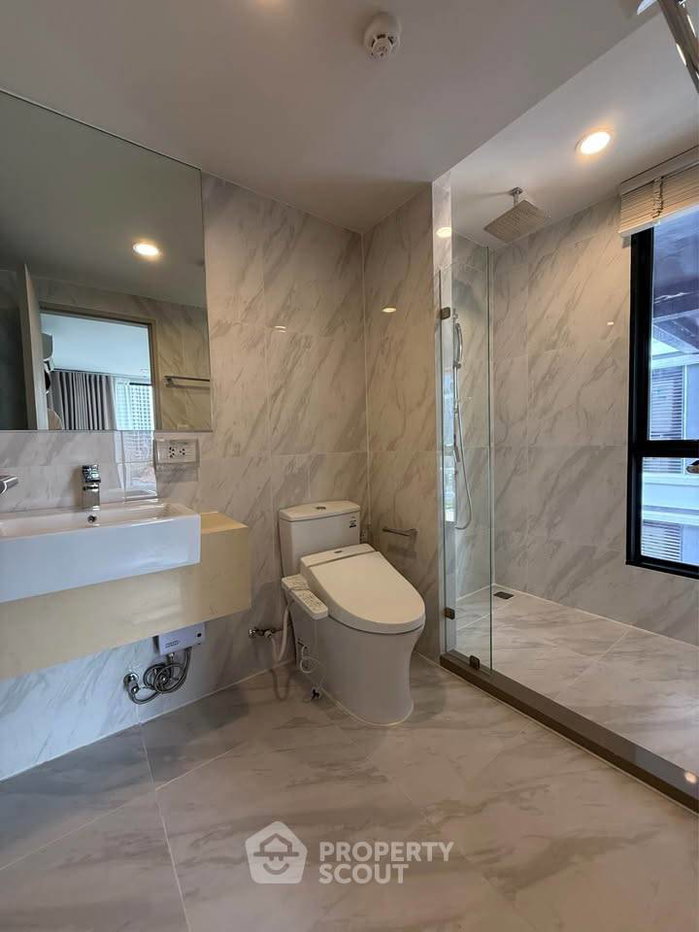 picture 2-BR Condo at Ideo Mobi Sukhumvit 40 near BTS Ekkamai (ID 3028352) - 8/12