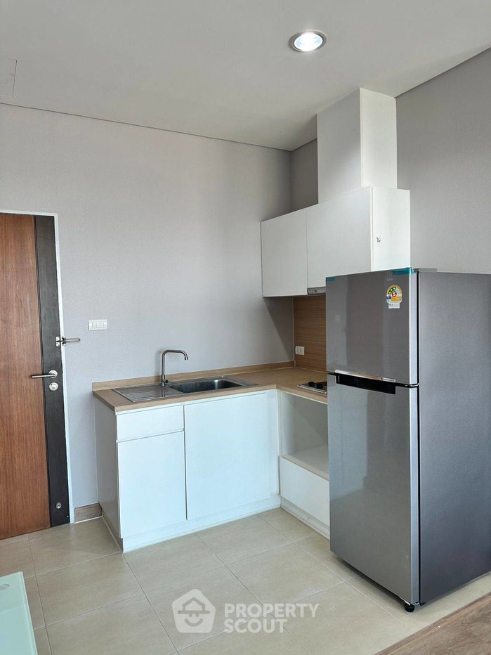 picture Studio Condo at Intro Phaholyothin-Pradipat near MRT Kamphaeng Phet (ID 1953739) - 8/15