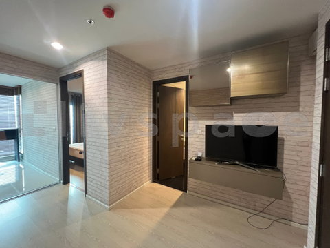 ▚ LK160ツ FOR SALE WITH TENANT Rhythm Sathorn-Narathiwas 1BR 1BA, 38 sq.m. High Floor, Best Price Guaranteed