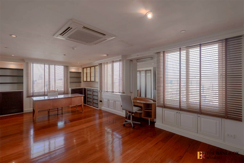สะดวกสบายกับไลฟ์สไตล์สุด Luxury ลาส โคลินาส คอนโดมิเนียม ใกล้ MRT สถานีสุขุมวิท