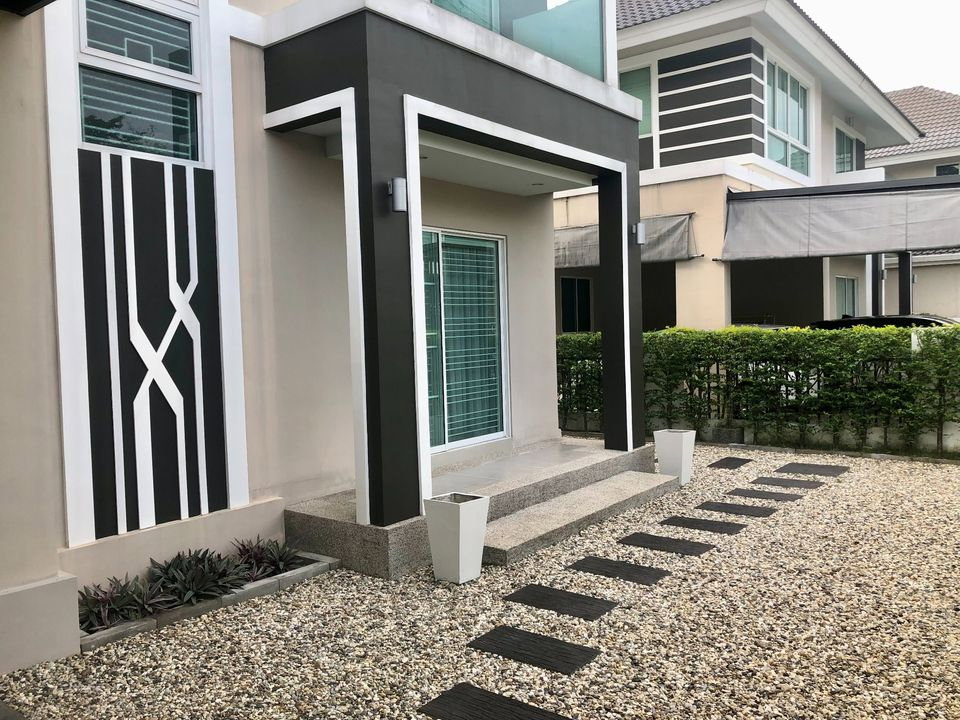 picture Two-story detached house for rent with 3 bedrooms and 3 bathrooms. - 2/20