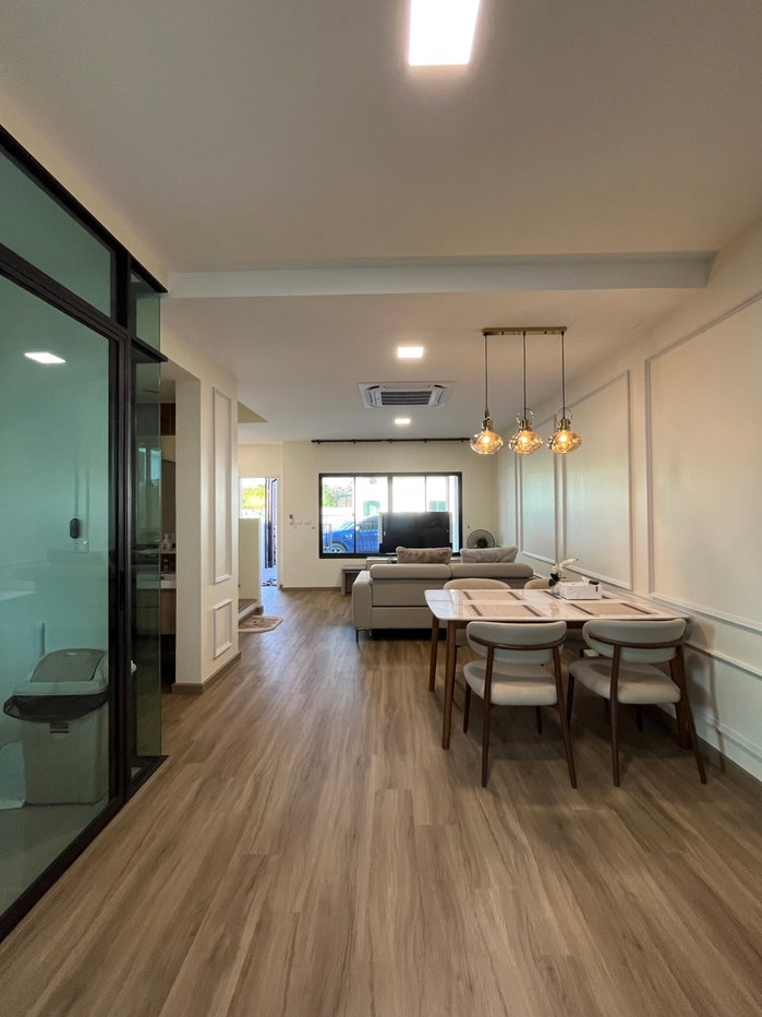picture Brand-New 2-Storey Townhome for Rent in a Luxury Residential Project - 10/23