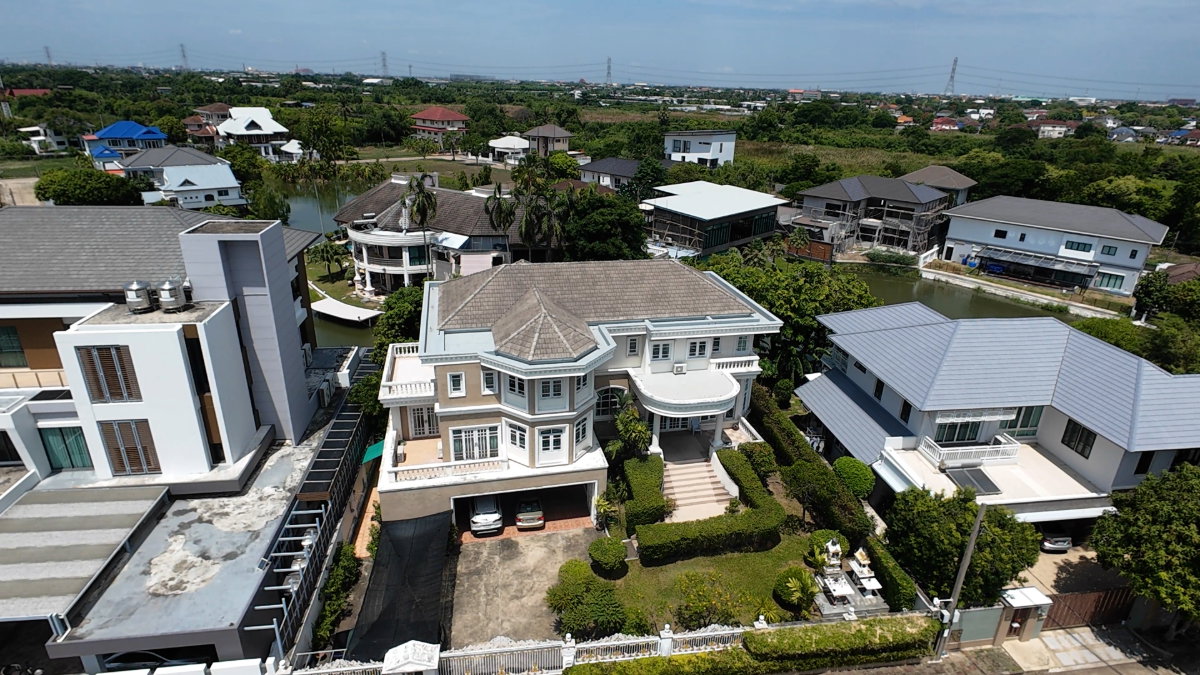 รูป ขายบ้านเดี่ยวหรู ริมทะเลสาบ : หมู่บ้านกฤษดานคร 20 ปิ่นเกล้า-กาญจนาภิเษก *บ้านเลขมังกร* ใกล้ The Paseo กาญจนา - รูปที่ 2/23