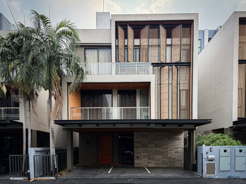 For sale detached house Motique with private elevator. Jai Outdoor Wattana, ready to move in (H6907)