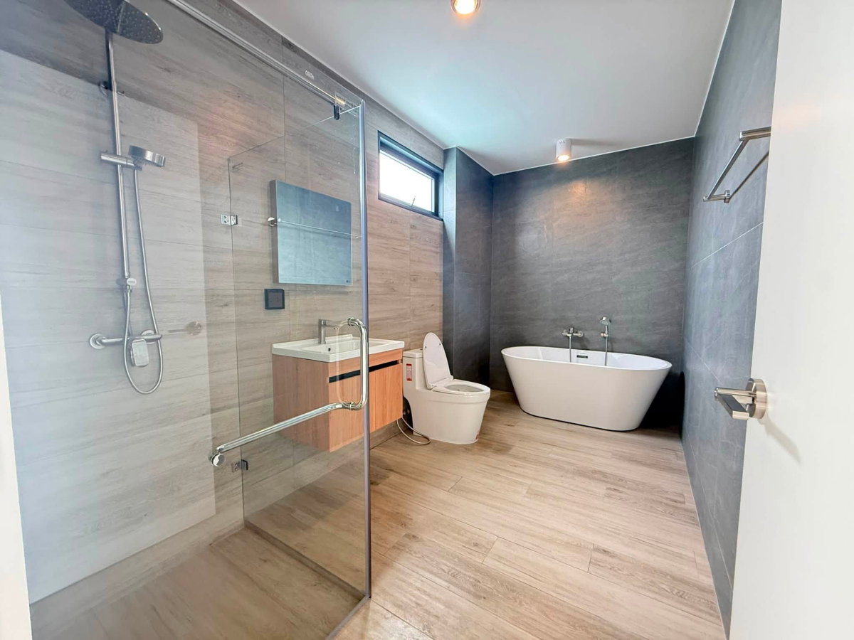 รูป ให้เช่า Pool Villa 2 ชั้น สไตล์ Modern พร้อมสระว่ายน้ำส่วนตัว ทำเลศักยภาพย่านหางดง  #AHD-V0135 - รูปที่ 10/16