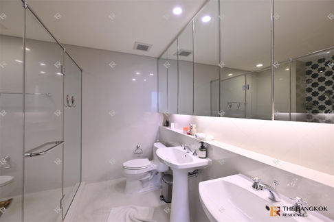 อกัสตัน สุขุมวิท 22  คอนโด Luxury ราคาพิเศษ