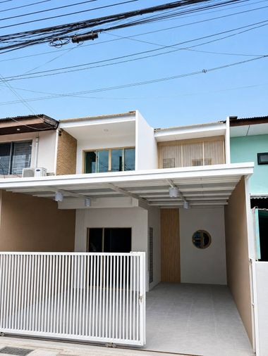 หมู่บ้านเคหะพงษ์เพชร ซอย 4  อยู่ซอยแจ้งวัฒนะ 14   ทำเลดี ใกล้รถไฟฟ้า , ศูนย์ราชการแจ้งวัฒ