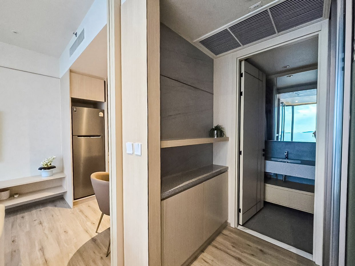 รูป Arom Wongamat 1 Bedroom Condo for Sale High Floor Sea View - รูปที่ 11/11