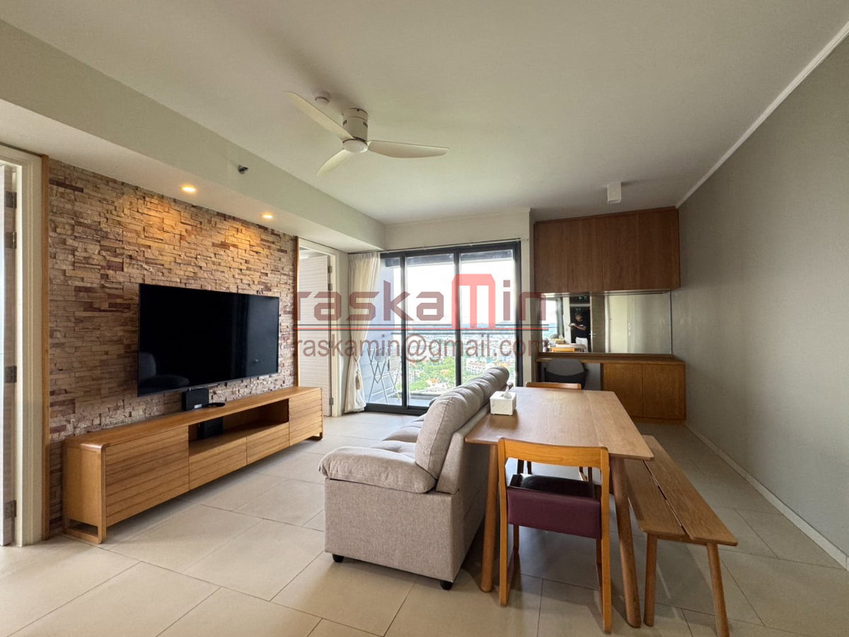 picture ✨ Beachfront Living | Prime Location | Great Investment Opportunity - 1/12