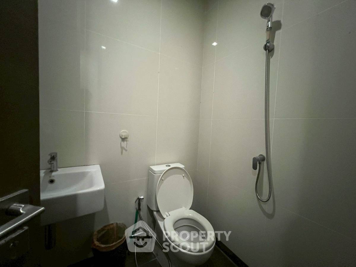 picture 4-BR Condo at Saladaeng One near MRT Si Lom (ID 3025703) - 32/32