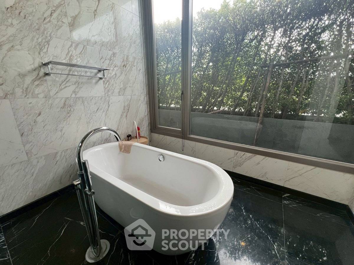 picture 4-BR Condo at Saladaeng One near MRT Si Lom (ID 3025703) - 22/32