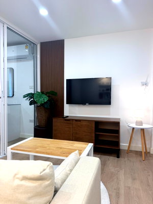 Condos for sale :  Newly renovated condo for sale with mountain and city views of Chiang Mai #Suthep #Nimman. Only 2.29 million baht! 