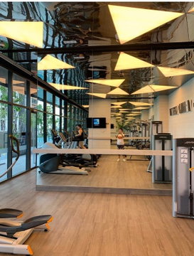 🏙️✨ FOR RENT: Whizdom Essence — HIGH-FLOOR LUXURY CITY LIVING!  💰 Rental Price: 21,000 THB/month | 📲 Line ID: @condobkk (with @)  