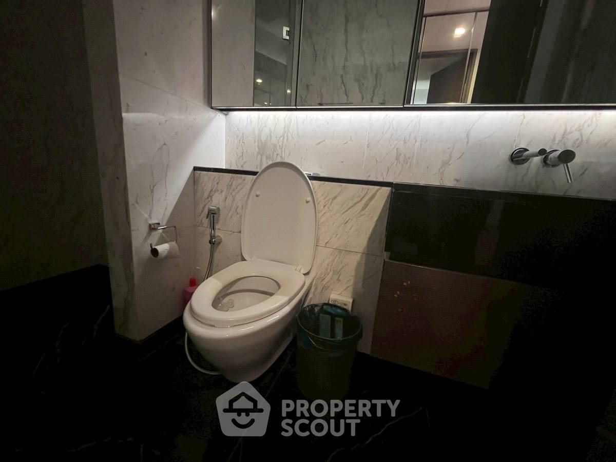 picture 4-BR Condo at Saladaeng One near MRT Si Lom (ID 3025703) - 24/32