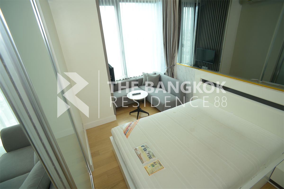 picture Equinox Phahol-Vipha Room available, ready to move in - 3/10