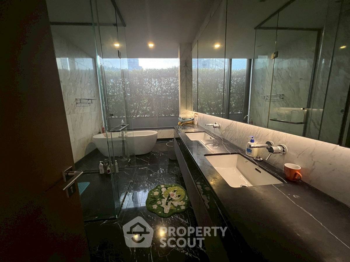 picture 4-BR Condo at Saladaeng One near MRT Si Lom (ID 3025703) - 19/32