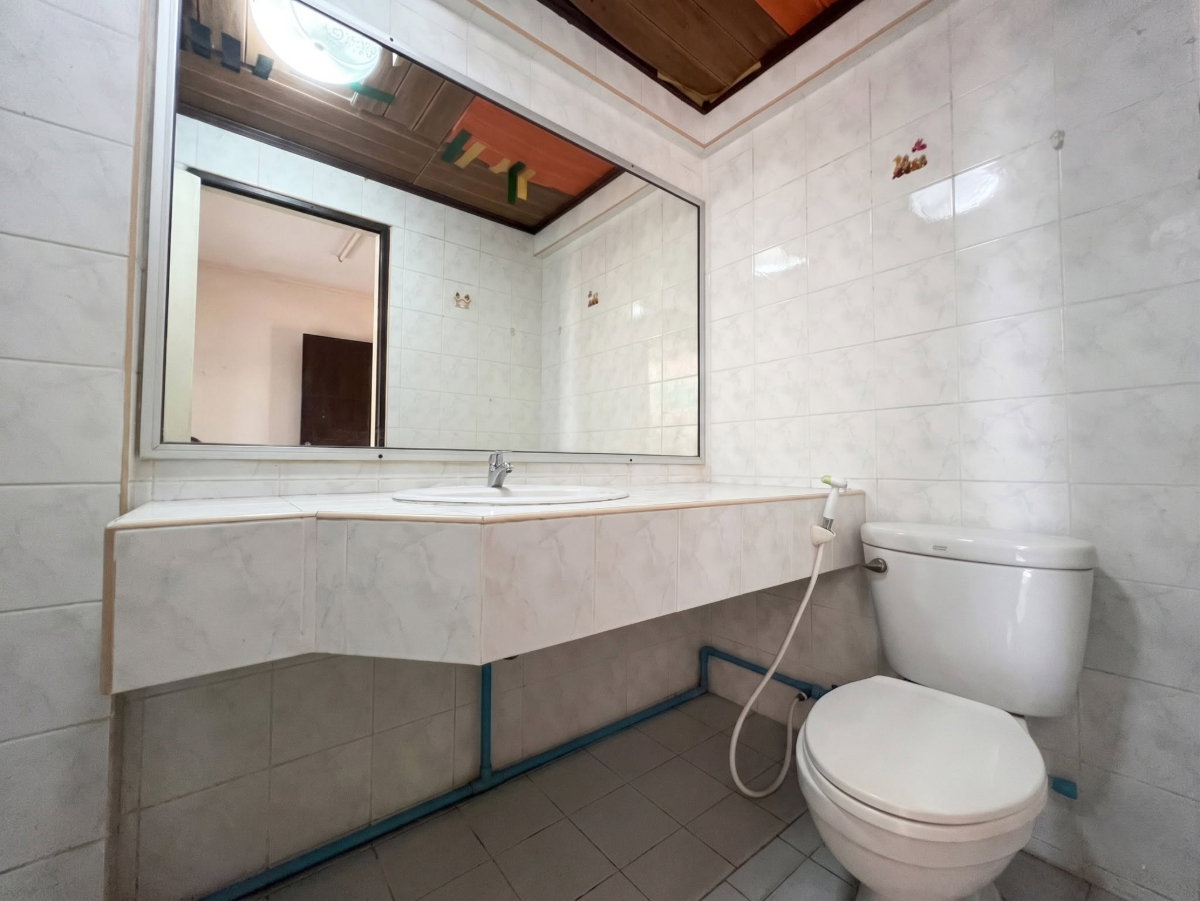 รูป ขายทาวน์เฮาส์ 3 ชั้น สัมมากร รามคำแหง 112 โทร 0999983897 - รูปที่ 25/26
