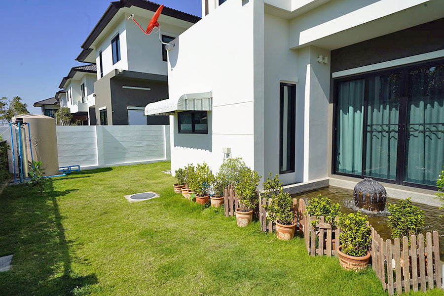 picture 2-Storey Detached House for Rent in a Secure Residential Project - 18/18
