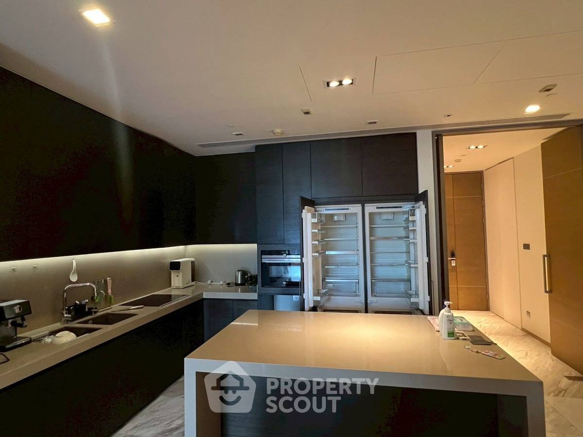 picture 4-BR Condo at Saladaeng One near MRT Si Lom (ID 3025703) - 4/32