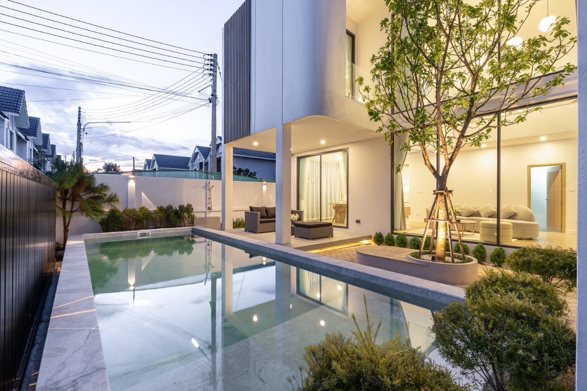 รูป ให้เช่า Pool Villa 2 ชั้น บ้านหรูพร้อมสระว่ายน้ำส่วนตัว ใกล้เมืองเพียง 10 นาที # AHD-V0134 - รูปที่ 5/32
