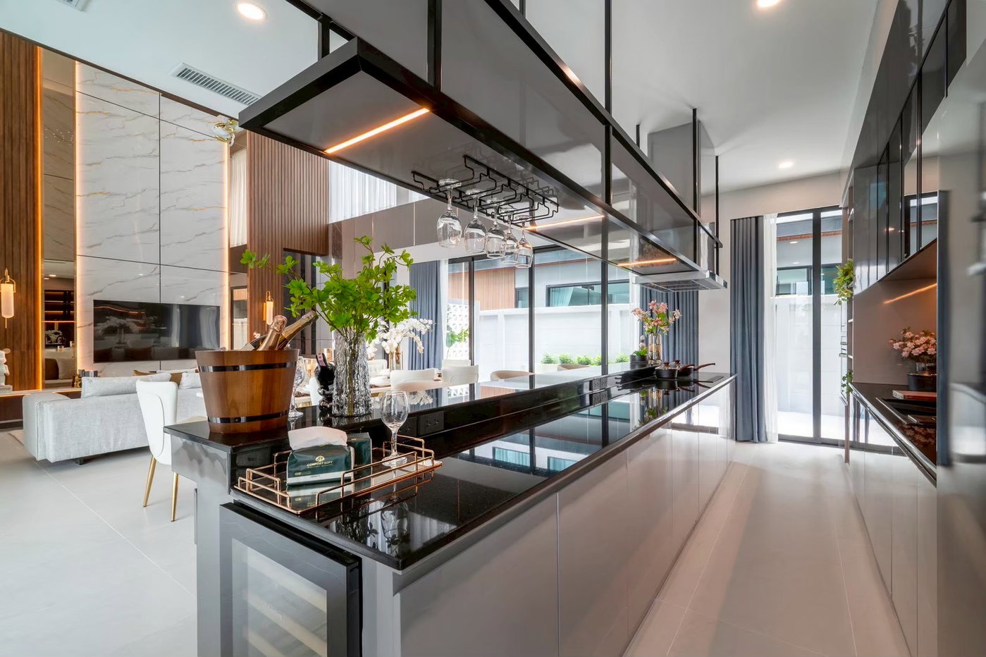 picture Luxury Pool Villa for Sale Mabprachan East Pattaya - 8/28