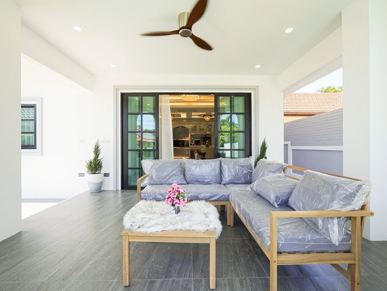 รูป Luxury Pool Villa for Sale Mabprachan East Pattaya 4 Bedroom - รูปที่ 4/18