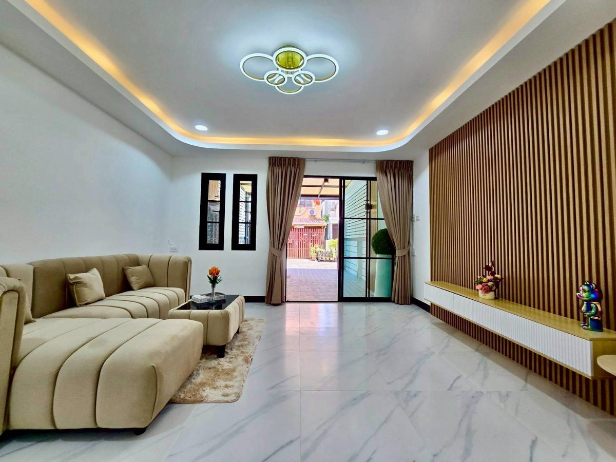 รูป ทาวน์เฮ้าส์ รีโนเวทใหม่ ทำเลดี ม.อัมรินทร์3ผัง4 ถ.สายไหม15 เขตสายไหม ใกล้สนามบินดอนเมือง มีเฟอร์ฯพร้อมอยู่ - รูปที่ 18/21