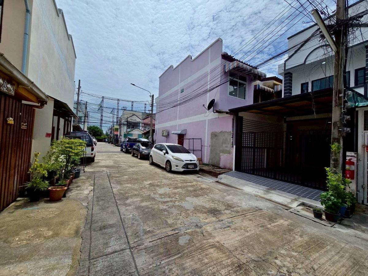 รูป ทาวน์เฮ้าส์ รีโนเวทใหม่ ทำเลดี ม.อัมรินทร์3ผัง4 ถ.สายไหม15 เขตสายไหม ใกล้สนามบินดอนเมือง มีเฟอร์ฯพร้อมอยู่ - รูปที่ 19/21