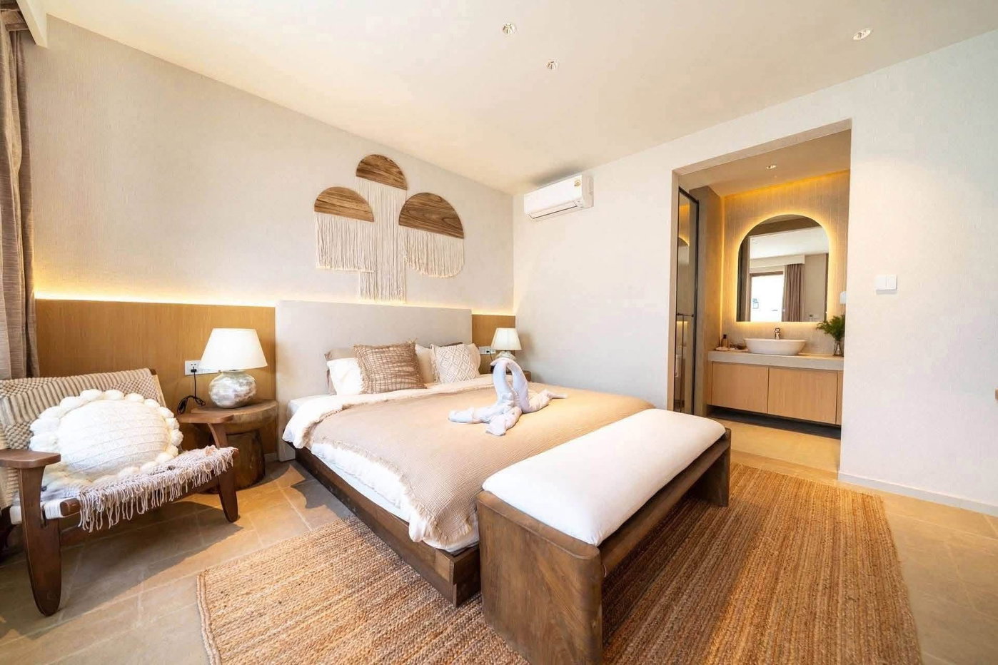 picture Modern Mediterranean Pool Villa for Sale Jomtien Pattaya - 11/16