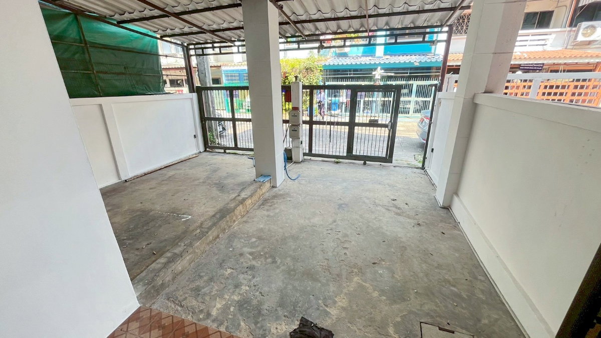 รูป ขายทาวน์โฮม 3 ชั้น หมู่บ้านสหโชค ซอยรามอินทรา 34 แยก 26 ใกล้ทางด่วน เอกมัย-รามอินทรา และรถไฟฟ้าสายสีชมพู - รูปที่ 2/8