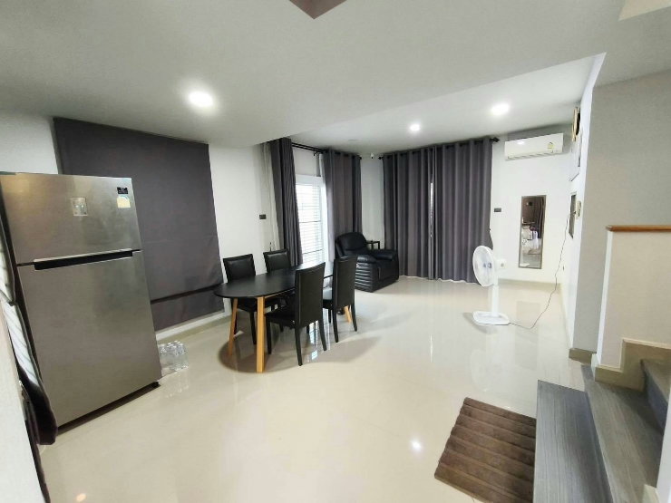 รูป บ้านให้เช่า บ้านเดี่ยว 2 ชั้น หลังมุม 65 ตร.วา พร้อมอยู่ หมู่บ้านไลฟ์ อิน เดอะ การ์เด้น บ้านฉาง ระยอง
- รูปที่ 4/13
