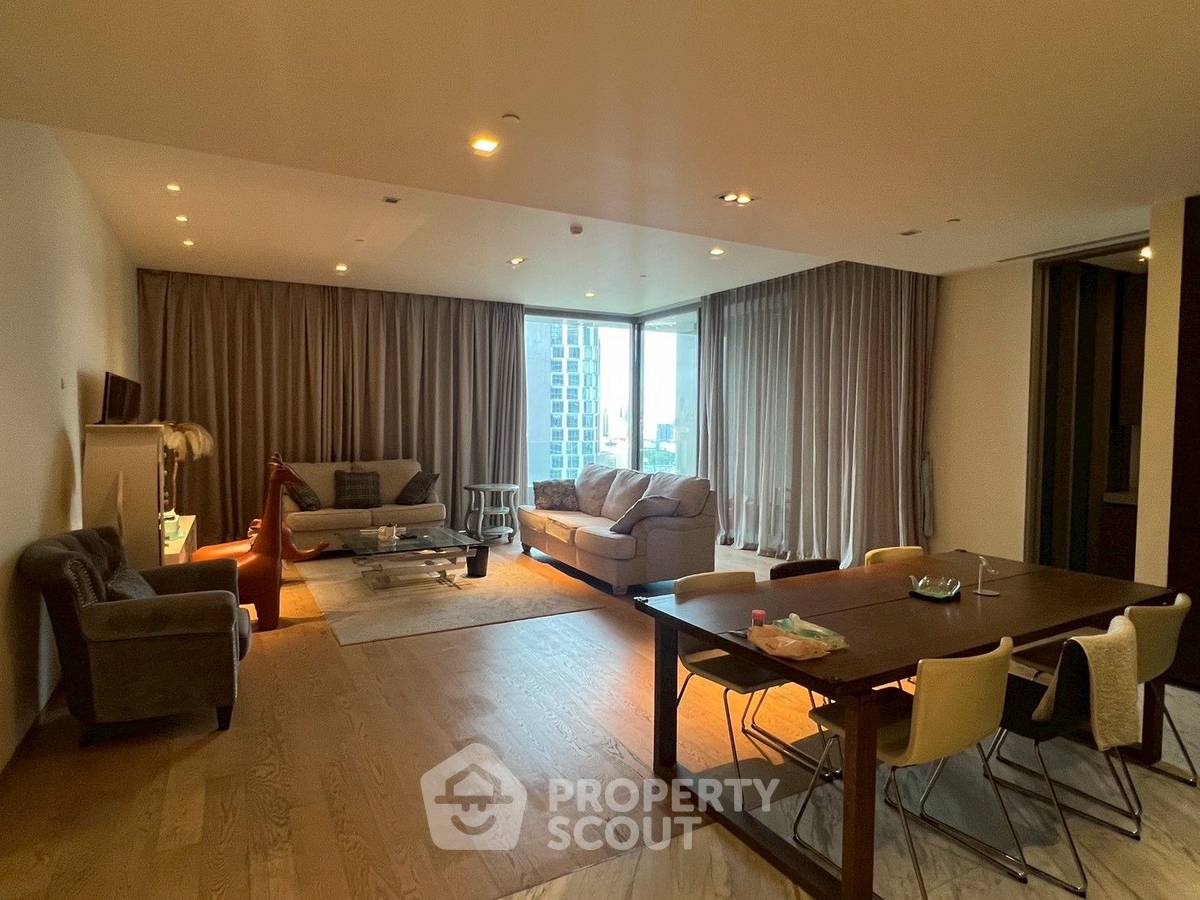 picture 4-BR Condo at Saladaeng One near MRT Si Lom (ID 3025703) - 1/32