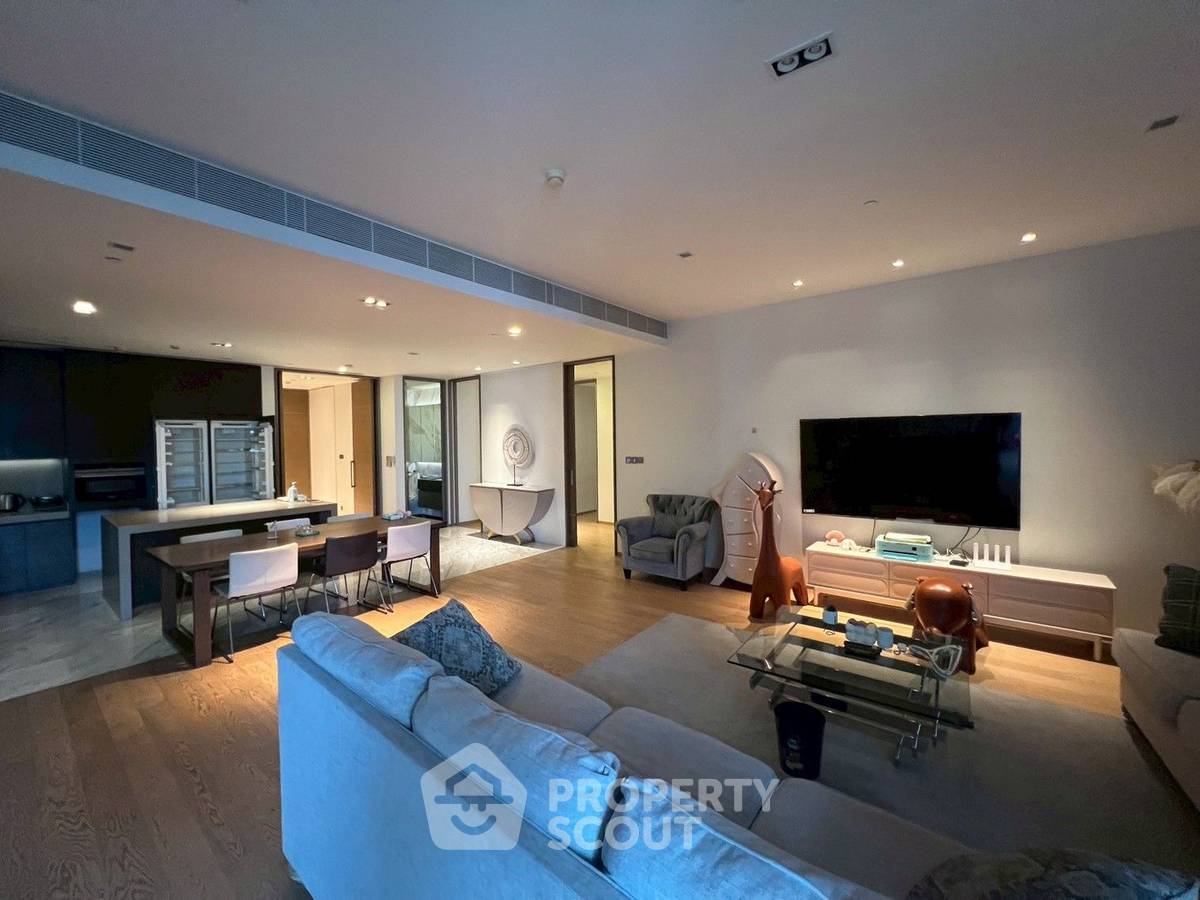 picture 4-BR Condo at Saladaeng One near MRT Si Lom (ID 3025703) - 2/32