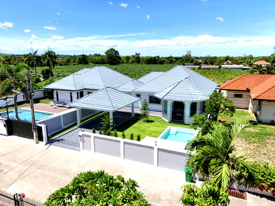 Houses for sale Chonburi : Luxury Pool Villa for Sale Mabprachan East Pattaya 4 Bedroom