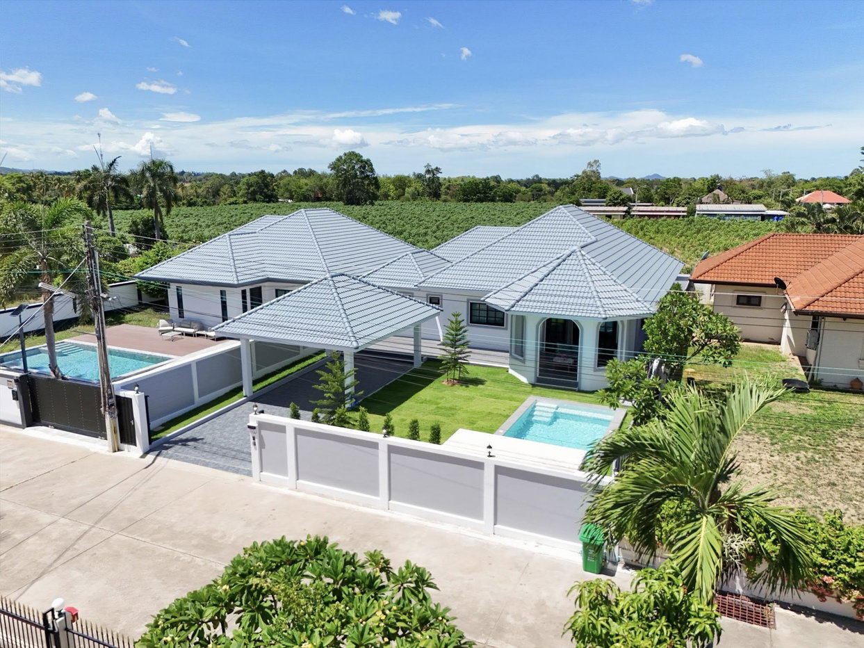 รูป Luxury Pool Villa for Sale Mabprachan East Pattaya 4 Bedroom - รูปที่ 1/18