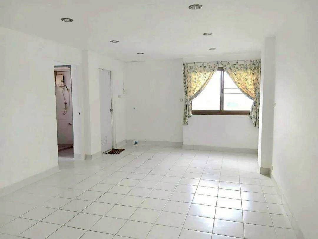 picture Thippharoek condo - 2/13