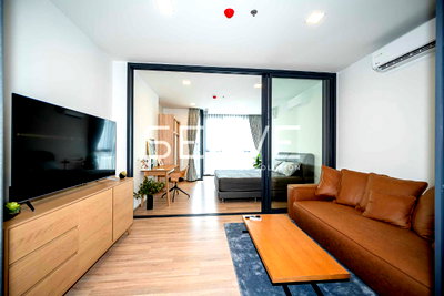 Condos for rent : 1 Bed Large Room  City View Fully furnished  Good Location Close To BTS Phaya Thai  @ XT Phayathai 