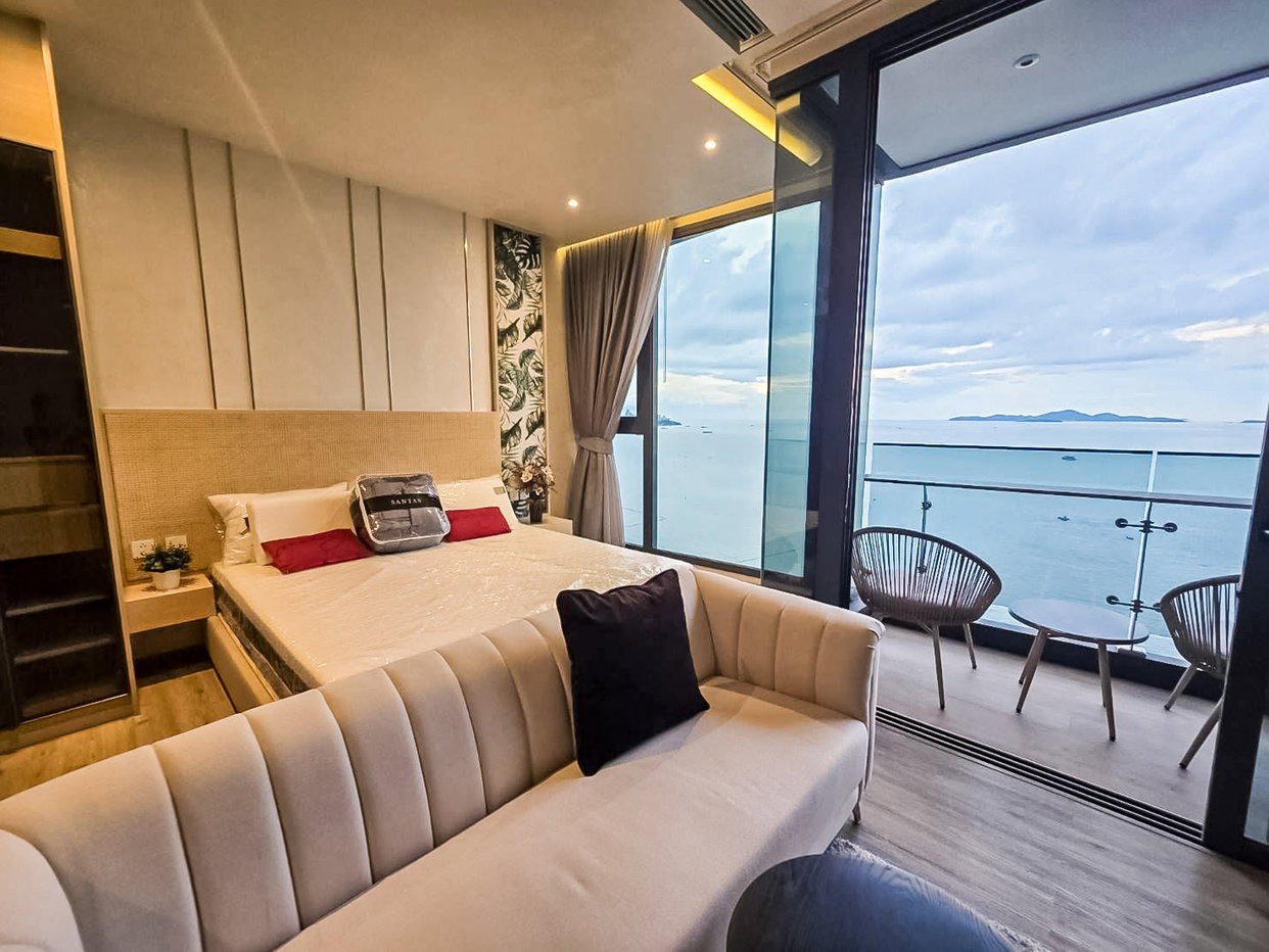 รูป Arom Wongamat 1 Bedroom Condo for Sale High Floor Sea View - รูปที่ 1/11