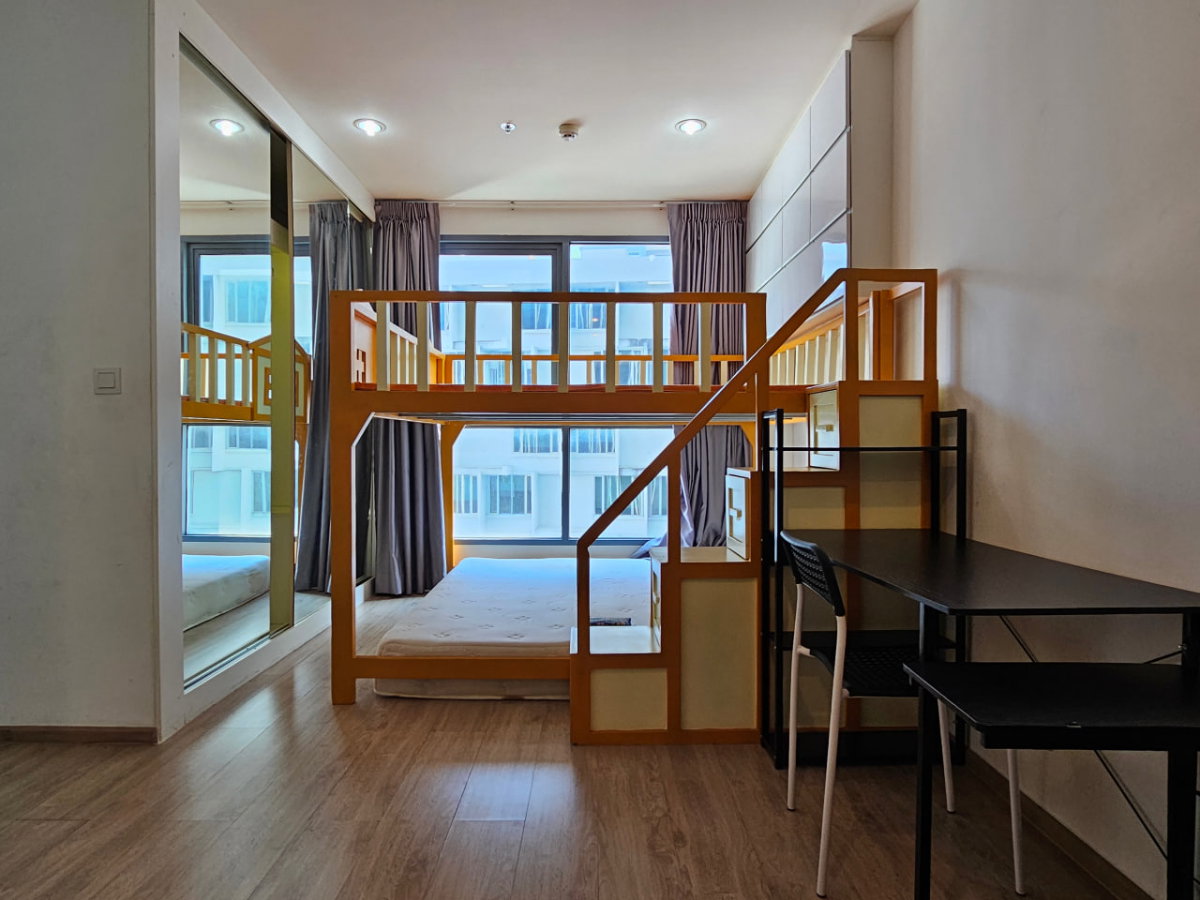 รูป Ideo Q Chula - Samyan【𝐑𝐄𝐍𝐓】🔥ห้องโปร่ง โล่ง เตียง 2 ชั้น เฟอร์นิเจอร์และสิ่งอำนวยความสะดวก 🔥 ติดต่อไลน์ไอดี: @hacondo - รูปที่ 2/10