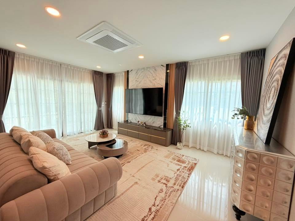 picture Code: 26KJ3289  for rent Centro Bangna 🔥🔥 Line ID: @kjcondo (with @)🔥🔥 - 15/18