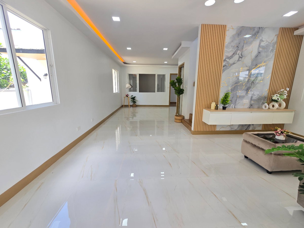 รูป บ้านรีโนเวทใหม่ พร้อมอยู่ ราคาสุดคุ้ม สไตล์โมเดิร์น ทันสมัย ตกแต่งใหม่ทั้งหมด หมู่บ้าน ฟลอร่าวิลล์ เฟส17 ซ.4 สุวินทวงศ์38 ลำผักชี หนองจอก - รูปที่ 12/36