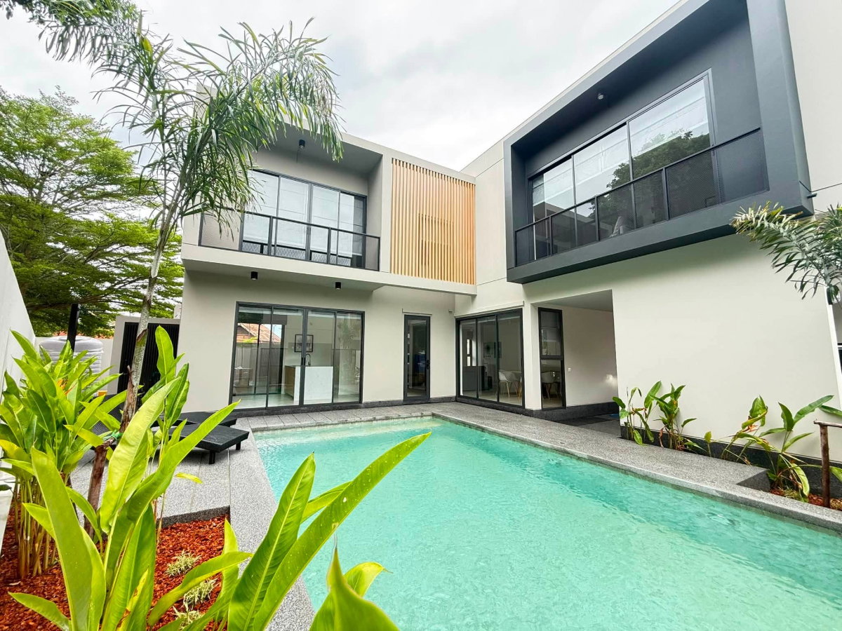 รูป ให้เช่า Pool Villa 2 ชั้น สไตล์ Modern พร้อมสระว่ายน้ำส่วนตัว ทำเลศักยภาพย่านหางดง  #AHD-V0135 - รูปที่ 2/16