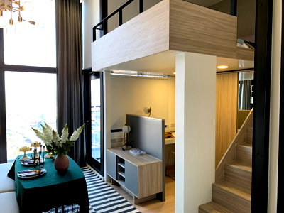 Condos for rent : RS6599 For Rent: Chewathai Residence Asoke, Semi-Duplex Unit, High Floor, in the heart of Asoke, near MRT Rama 9