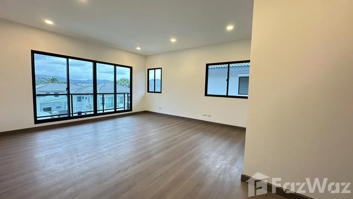 รูป บ้านเดี่ยวกะทู้ 4ห้องนอน 4ห้องน้ำ หน้าบ้านทิศตะวันออก 6481907 - รูปที่ 13/17